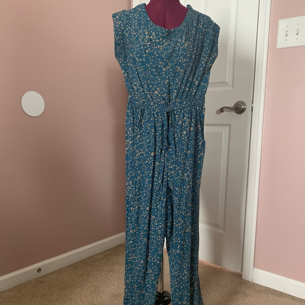 Bar III jumpsuit. Greenish blue color. Size M. Button back and side pocket.